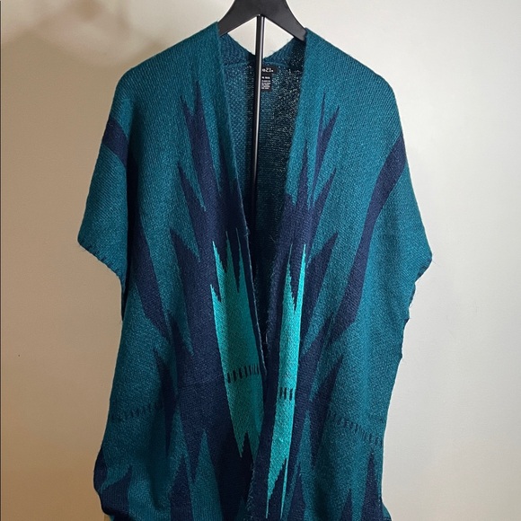 Rue21 Jackets & Blazers - Rue21 Teal and Navy Knit Cardigan
